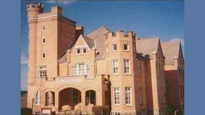 Wisconsin officials were set to demolish an 1897 jail museum for about $259,000; after a last-minute preservation push, the county board voted 26-1 to delay demolition for three months