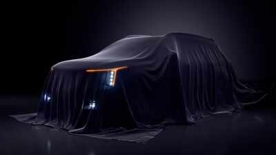 Kia Sorento Hybrid teased! Upcoming Toyota Fortuner rival |